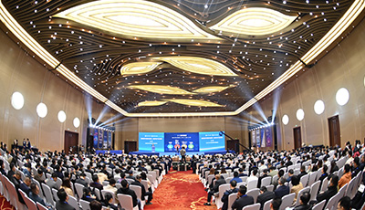 重庆新闻联播丨成渝双城经济圈合作助推汽车产业数字化变革——重庆汽车行业第34届年会&成渝汽车科技与供应链博览会在渝举办